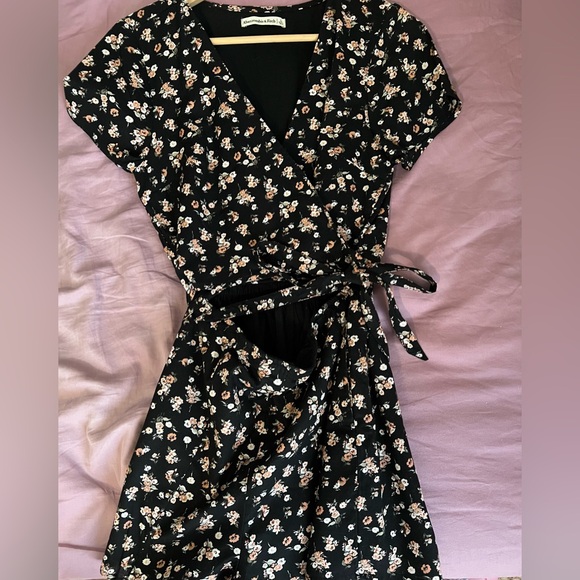 Abercrombie Romper - Picture 1 of 2
